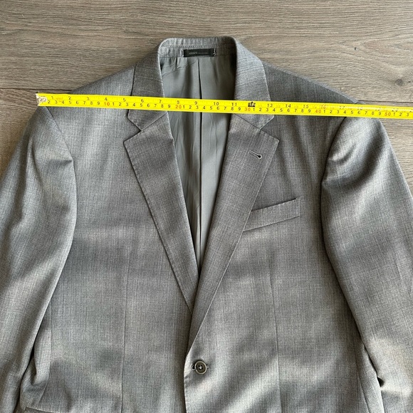 Armani Collezioni G-Line New Basic Two-Piece Wool Suit - Picture 11 of 16